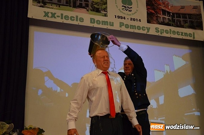 Zdjęcie w galerii na portalu naszwodzislaw.com: Wojewoda Piotr Litwa nominowany do Ice Bucket Challenge na XX lecie DPS w Gorzycach! wiadomości z regionu