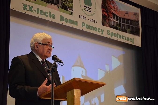 Zdjęcie w galerii na portalu naszwodzislaw.com: Wojewoda Piotr Litwa nominowany do Ice Bucket Challenge na XX lecie DPS w Gorzycach! wiadomości z regionu