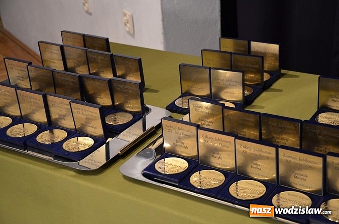 Zdjęcie w galerii na portalu naszwodzislaw.com: Wojewoda Piotr Litwa nominowany do Ice Bucket Challenge na XX lecie DPS w Gorzycach! wiadomości z regionu