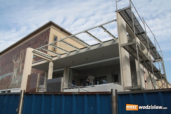 Zdjęcie w galerii na portalu naszwodzislaw.com: Remont wejścia do WCK zmierza ku końcowi? wiadomości z regionu