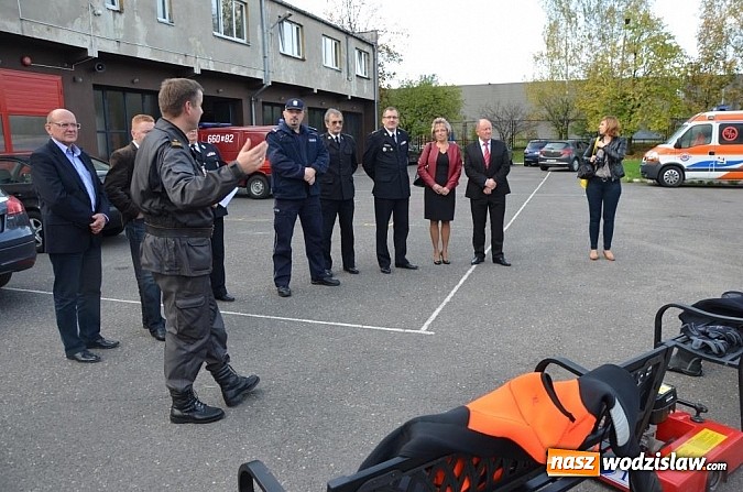 Zdjęcie w galerii na portalu naszwodzislaw.com: Wodzisławskie starostwo przekazało strażakom nowoczesny sprzęt ratowniczy   wiadomości z regionu