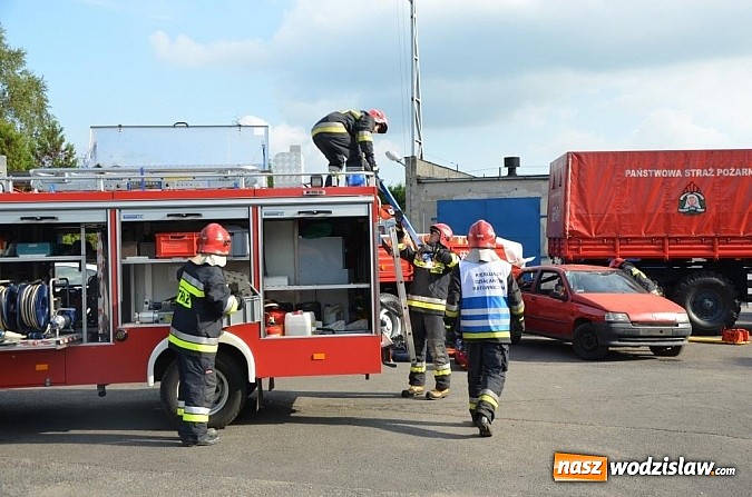Zdjęcie w galerii na portalu naszwodzislaw.com: Wodzisławskie starostwo przekazało strażakom nowoczesny sprzęt ratowniczy   wiadomości z regionu