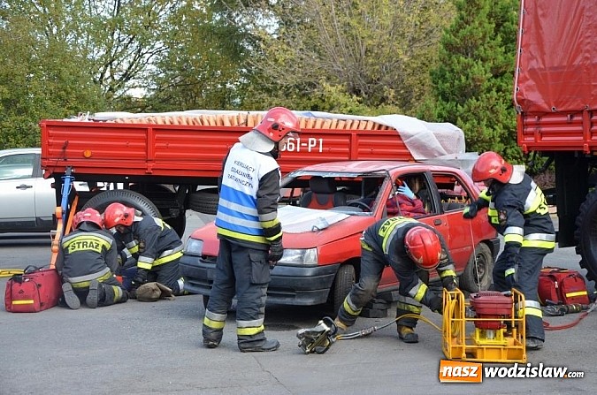 Zdjęcie w galerii na portalu naszwodzislaw.com: Wodzisławskie starostwo przekazało strażakom nowoczesny sprzęt ratowniczy   wiadomości z regionu