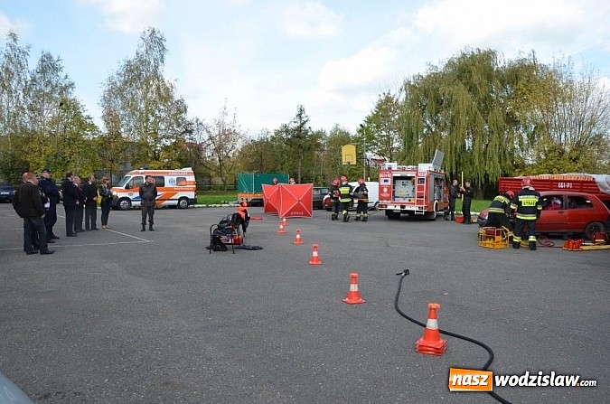 Zdjęcie w galerii na portalu naszwodzislaw.com: Wodzisławskie starostwo przekazało strażakom nowoczesny sprzęt ratowniczy   wiadomości z regionu