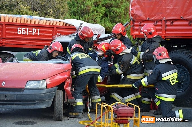 Zdjęcie w galerii na portalu naszwodzislaw.com: Wodzisławskie starostwo przekazało strażakom nowoczesny sprzęt ratowniczy   wiadomości z regionu