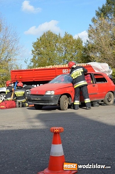 Zdjęcie w galerii na portalu naszwodzislaw.com: Wodzisławskie starostwo przekazało strażakom nowoczesny sprzęt ratowniczy   wiadomości z regionu
