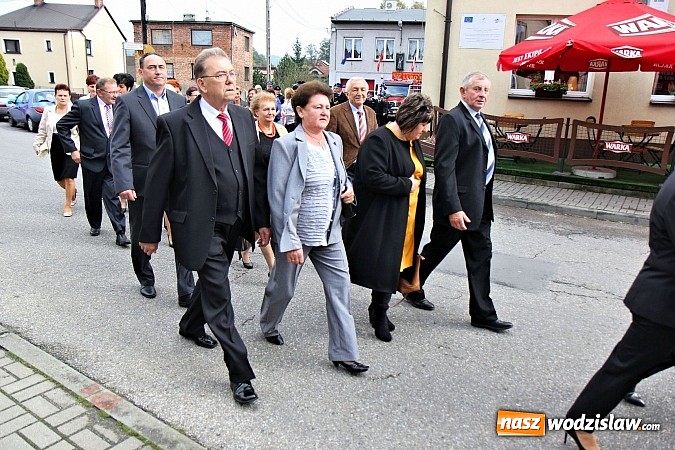 Zdjęcie w galerii na portalu naszwodzislaw.com: 110-lecie OSP oraz poświęcenie nowego wozu strażackiego, czyli wielkie święto w Lubomi wiadomości z regionu