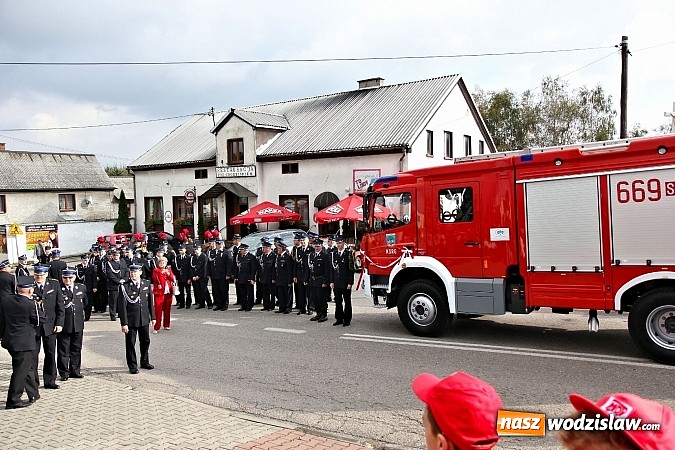 Zdjęcie w galerii na portalu naszwodzislaw.com: 110-lecie OSP oraz poświęcenie nowego wozu strażackiego, czyli wielkie święto w Lubomi wiadomości z regionu