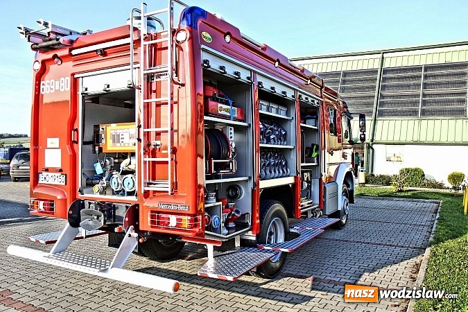 Zdjęcie w galerii na portalu naszwodzislaw.com: 110-lecie OSP oraz poświęcenie nowego wozu strażackiego, czyli wielkie święto w Lubomi wiadomości z regionu