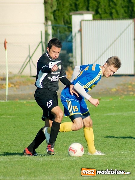 Zdjęcie w galerii na portalu naszwodzislaw.com: Klasa okręgowa: Jarosław Pawelec katem Tworkowa wiadomości z regionu