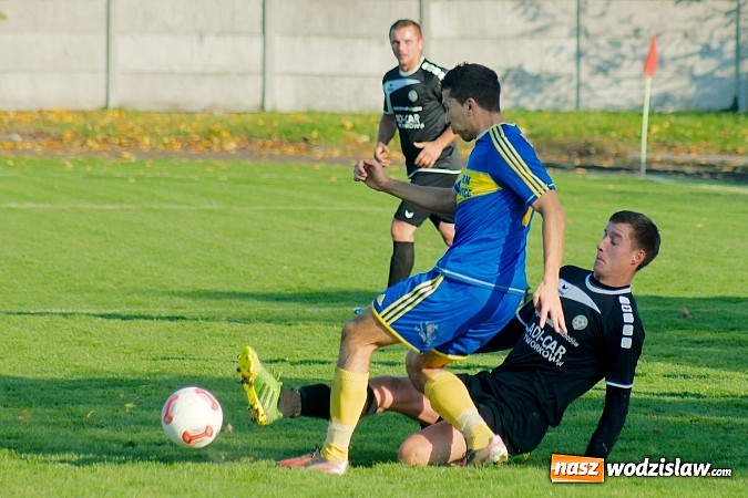 Zdjęcie w galerii na portalu naszwodzislaw.com: Klasa okręgowa: Jarosław Pawelec katem Tworkowa wiadomości z regionu