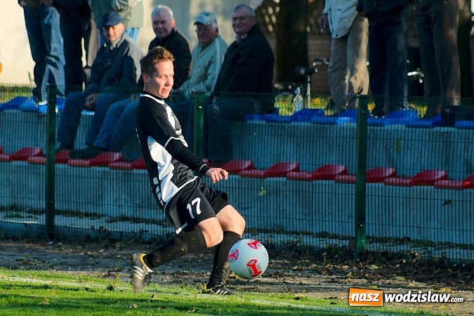 Zdjęcie w galerii na portalu naszwodzislaw.com: Klasa okręgowa: Jarosław Pawelec katem Tworkowa wiadomości z regionu