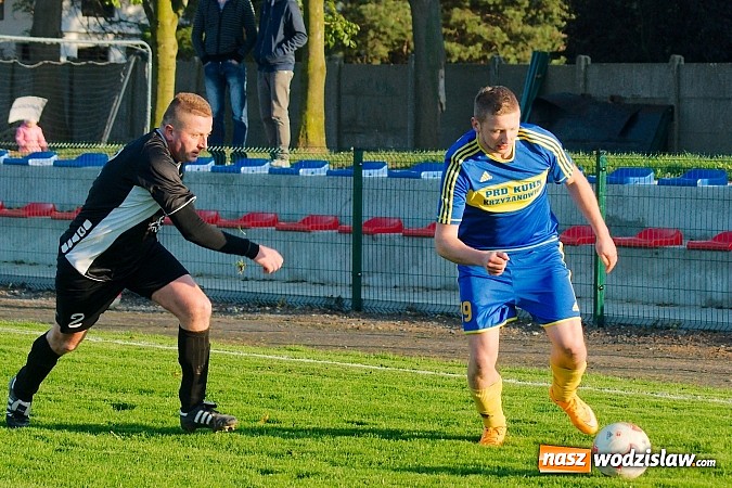 Zdjęcie w galerii na portalu naszwodzislaw.com: Klasa okręgowa: Jarosław Pawelec katem Tworkowa wiadomości z regionu