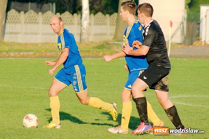 Zdjęcie w galerii na portalu naszwodzislaw.com: Klasa okręgowa: Jarosław Pawelec katem Tworkowa wiadomości z regionu