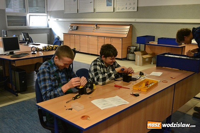 Zdjęcie w galerii na portalu naszwodzislaw.com: PCKU wzbogaciło się o 20 nowych lamp g&oacute;rniczych o wartości 12 tys. zł wiadomości z regionu