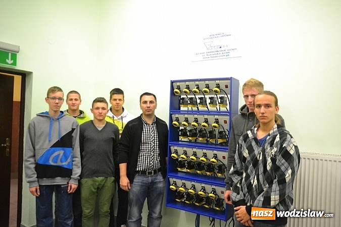 Zdjęcie w galerii na portalu naszwodzislaw.com: PCKU wzbogaciło się o 20 nowych lamp g&oacute;rniczych o wartości 12 tys. zł wiadomości z regionu