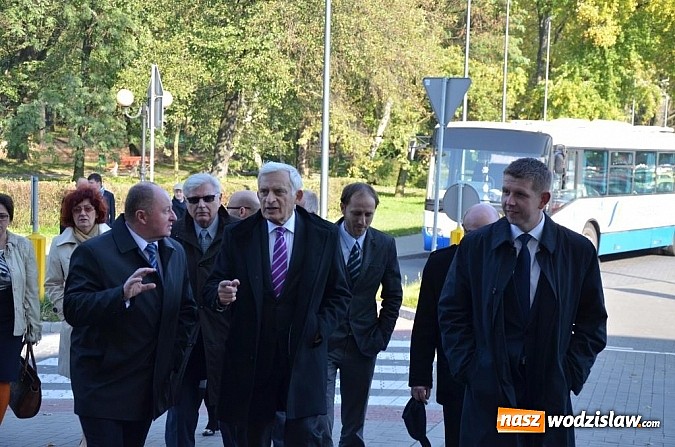 Zdjęcie w galerii na portalu naszwodzislaw.com: Jerzy Buzek odwiedził Wodzisław Śląski   wiadomości z regionu