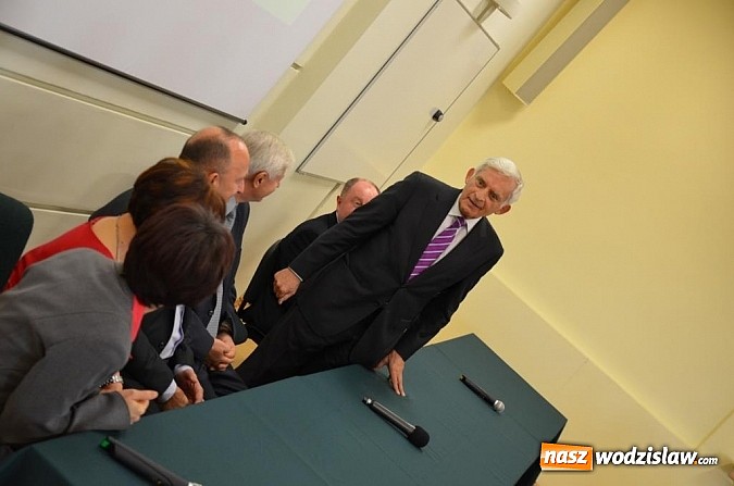 Zdjęcie w galerii na portalu naszwodzislaw.com: Jerzy Buzek odwiedził Wodzisław Śląski   wiadomości z regionu