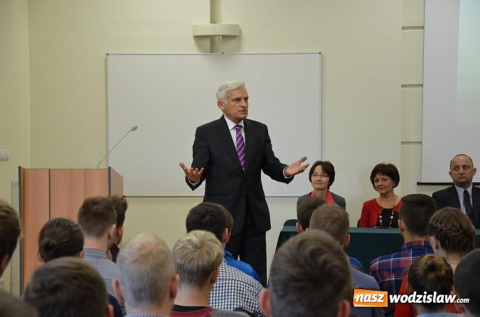 Zdjęcie w galerii na portalu naszwodzislaw.com: Jerzy Buzek odwiedził Wodzisław Śląski   wiadomości z regionu