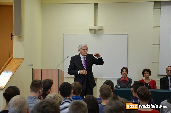 Zdjęcie w galerii na portalu naszwodzislaw.com: Jerzy Buzek odwiedził Wodzisław Śląski   wiadomości z regionu