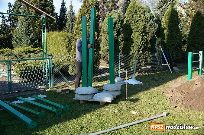 Zdjęcie w galerii na portalu naszwodzislaw.com: Urządzenia do Street workout zostały zainstalowane w Wodzisławiu. Montaż kosztował 24 tysiące złotych! wiadomości z regionu