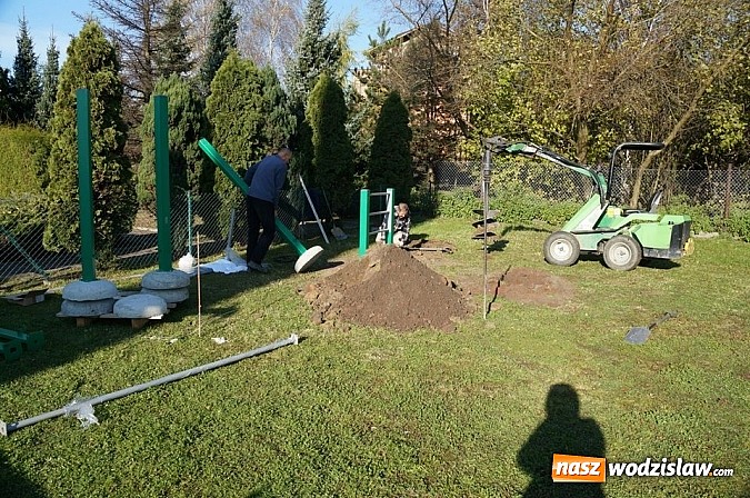 Zdjęcie w galerii na portalu naszwodzislaw.com: Urządzenia do Street workout zostały zainstalowane w Wodzisławiu. Montaż kosztował 24 tysiące złotych! wiadomości z regionu
