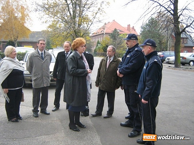 Zdjęcie w galerii na portalu naszwodzislaw.com:  Policja w Radlinie otrzymała nowy, nieoznakowany radiowóz marki Kia Venga wiadomości z regionu