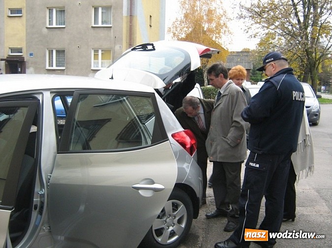 Zdjęcie w galerii na portalu naszwodzislaw.com:  Policja w Radlinie otrzymała nowy, nieoznakowany radiowóz marki Kia Venga wiadomości z regionu