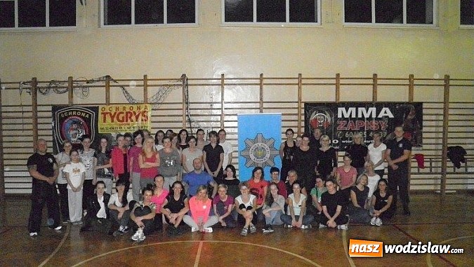 Zdjęcie w galerii na portalu naszwodzislaw.com: Ruszył kurs „Bezpieczna Kobieta”. W pierwszym spotkaniu udział  wzięło 50 pań wiadomości z regionu