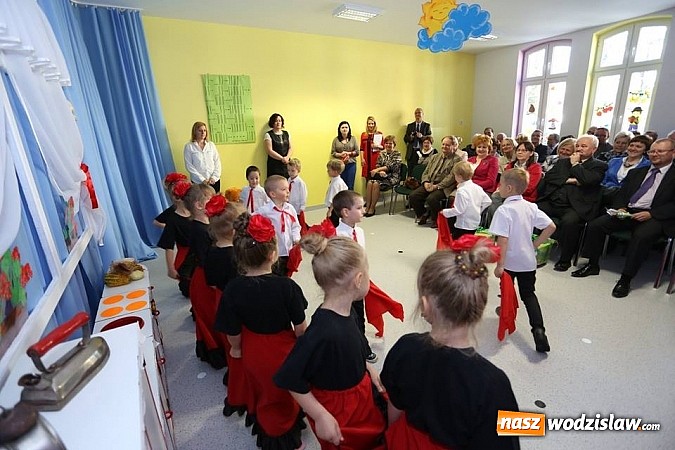Zdjęcie w galerii na portalu naszwodzislaw.com: Nowe skrzydło biertułtowskiego przedszkola zostało otwarte wiadomości z regionu