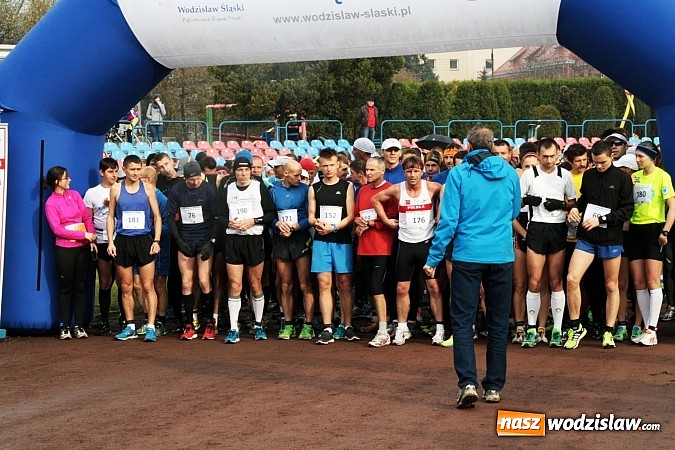 Zdjęcie w galerii na portalu naszwodzislaw.com: Ponad 200. uczestników wystartowało w VIII Wodzisławskim Półmaratonie wiadomości z regionu