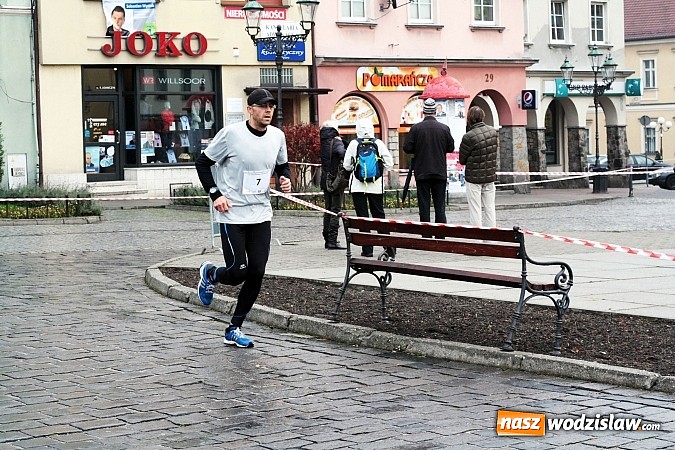 Zdjęcie w galerii na portalu naszwodzislaw.com: Ponad 200. uczestników wystartowało w VIII Wodzisławskim Półmaratonie wiadomości z regionu