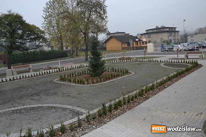 Zdjęcie w galerii na portalu naszwodzislaw.com: Nowy skwer na Marcelu w Radlinie kosztował 50 tysięcy złotych wiadomości z regionu