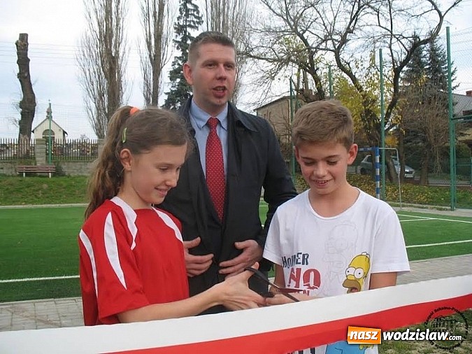 Zdjęcie w galerii na portalu naszwodzislaw.com: Wyremontowano boisko przy ZSP numer 3 w Wodzisławiu  wiadomości z regionu