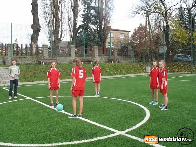 Zdjęcie w galerii na portalu naszwodzislaw.com: Wyremontowano boisko przy ZSP numer 3 w Wodzisławiu  wiadomości z regionu