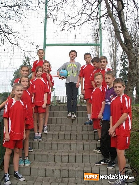 Zdjęcie w galerii na portalu naszwodzislaw.com: Wyremontowano boisko przy ZSP numer 3 w Wodzisławiu  wiadomości z regionu