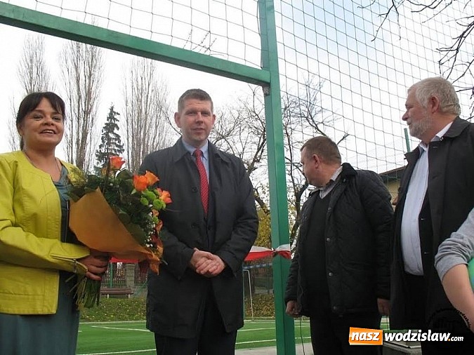 Zdjęcie w galerii na portalu naszwodzislaw.com: Wyremontowano boisko przy ZSP numer 3 w Wodzisławiu  wiadomości z regionu