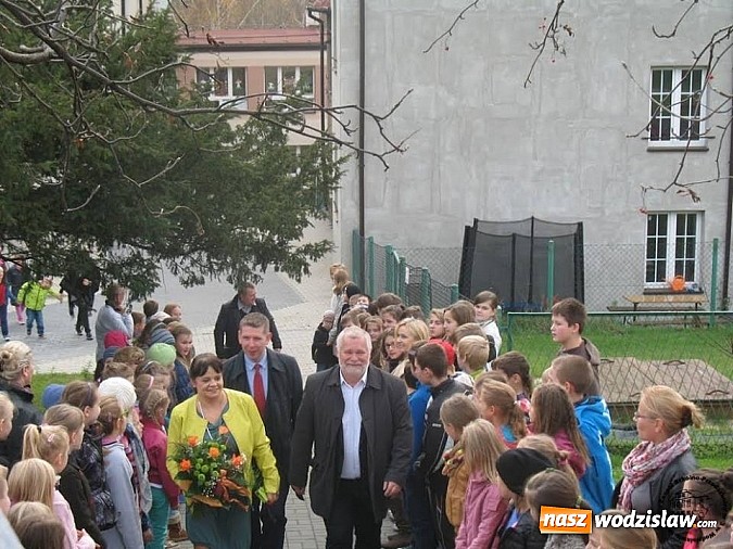 Zdjęcie w galerii na portalu naszwodzislaw.com: Wyremontowano boisko przy ZSP numer 3 w Wodzisławiu  wiadomości z regionu