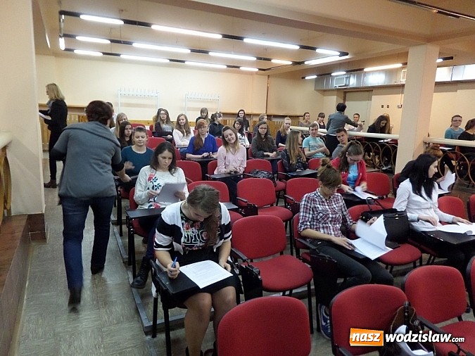 Zdjęcie w galerii na portalu naszwodzislaw.com: Uczniowie sprawdzili swoją wiedzę wiadomości z regionu