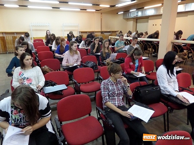 Zdjęcie w galerii na portalu naszwodzislaw.com: Uczniowie sprawdzili swoją wiedzę wiadomości z regionu