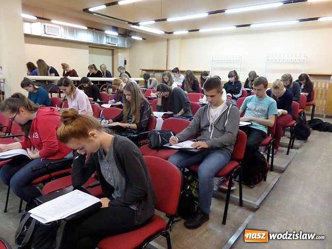 Zdjęcie w galerii na portalu naszwodzislaw.com: Uczniowie sprawdzili swoją wiedzę wiadomości z regionu