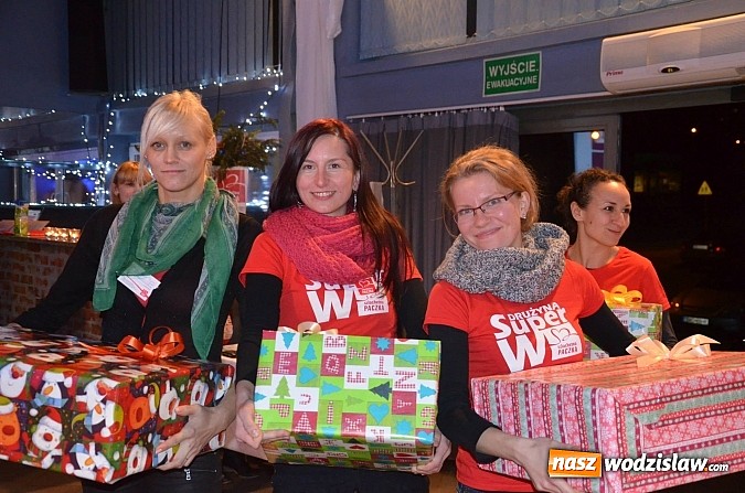 Zdjęcie w galerii na portalu naszwodzislaw.com: Otwarcie bazy rodzin potrzebujących projektu Szlachetna Paczka już 22 listopada wiadomości z regionu