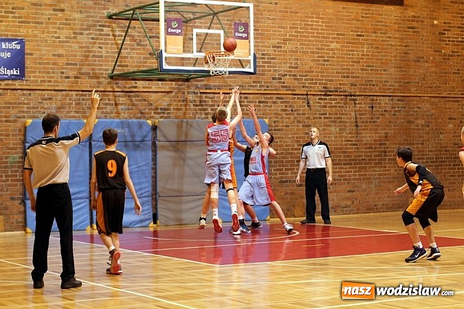 Zdjęcie w galerii na portalu naszwodzislaw.com: Udany rewanż koszykarzy MKS Wodzisław w meczu z MOSM Bytom wiadomości z regionu