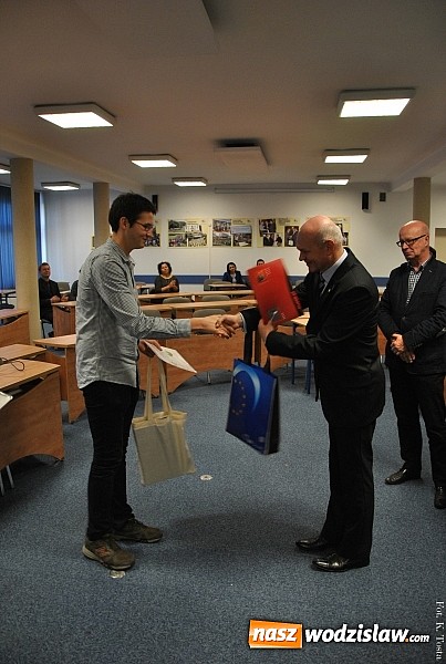 Zdjęcie w galerii na portalu naszwodzislaw.com: Multilingwistyczny konkurs interdyscyplinarny  wiadomości z regionu