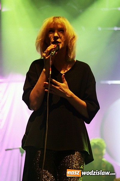 Zdjęcie w galerii na portalu naszwodzislaw.com: Niezwykły koncert Meli Koteluk w RCK "Feniks" wiadomości z regionu