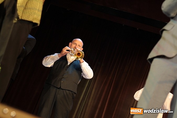Zdjęcie w galerii na portalu naszwodzislaw.com: Humor połączony z wybitnym talentem muzycznym, czyli koncert austriackiej grupy Mnozil Brass wiadomości z regionu