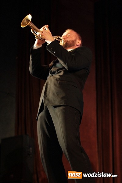 Zdjęcie w galerii na portalu naszwodzislaw.com: Humor połączony z wybitnym talentem muzycznym, czyli koncert austriackiej grupy Mnozil Brass wiadomości z regionu