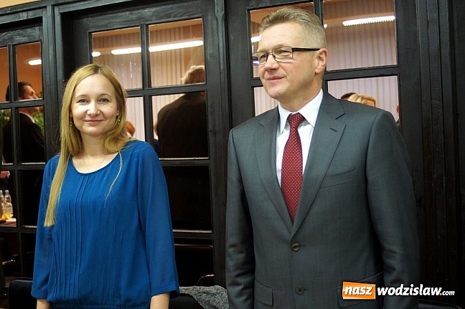 Zdjęcie w galerii na portalu naszwodzislaw.com: Pierwsza sesja Rady Gminy Mszana. Radni i wójt już po ślubowaniu  wiadomości z regionu