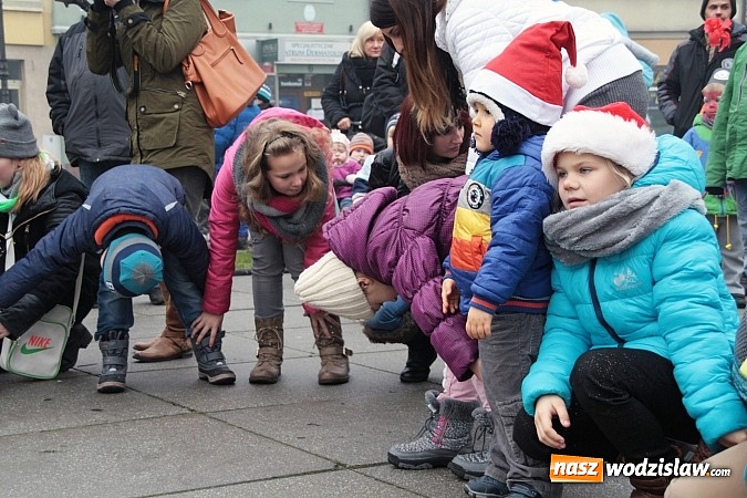 Zdjęcie w galerii na portalu naszwodzislaw.com: Mikołaj zawitał na wodzisławski rynek wiadomości z regionu