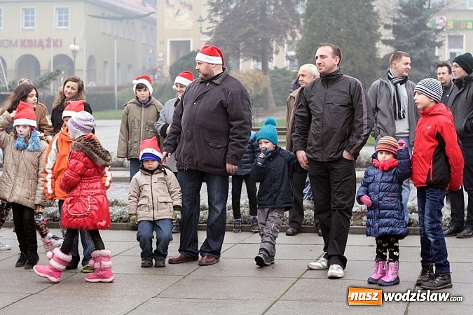 Zdjęcie w galerii na portalu naszwodzislaw.com: Mikołaj zawitał na wodzisławski rynek wiadomości z regionu